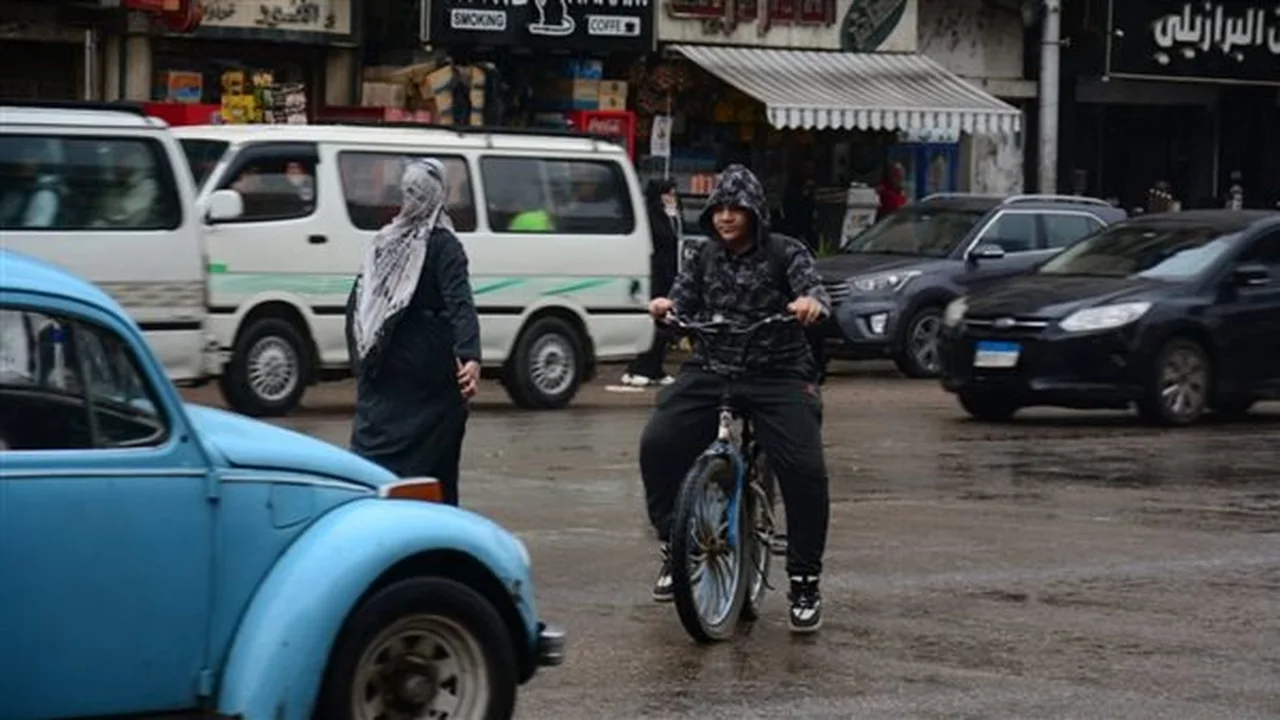 أمطار وانخفاض الحرارة.. تفاصيل تقلبات الطقس في مصر خلال الساعات المقبلة